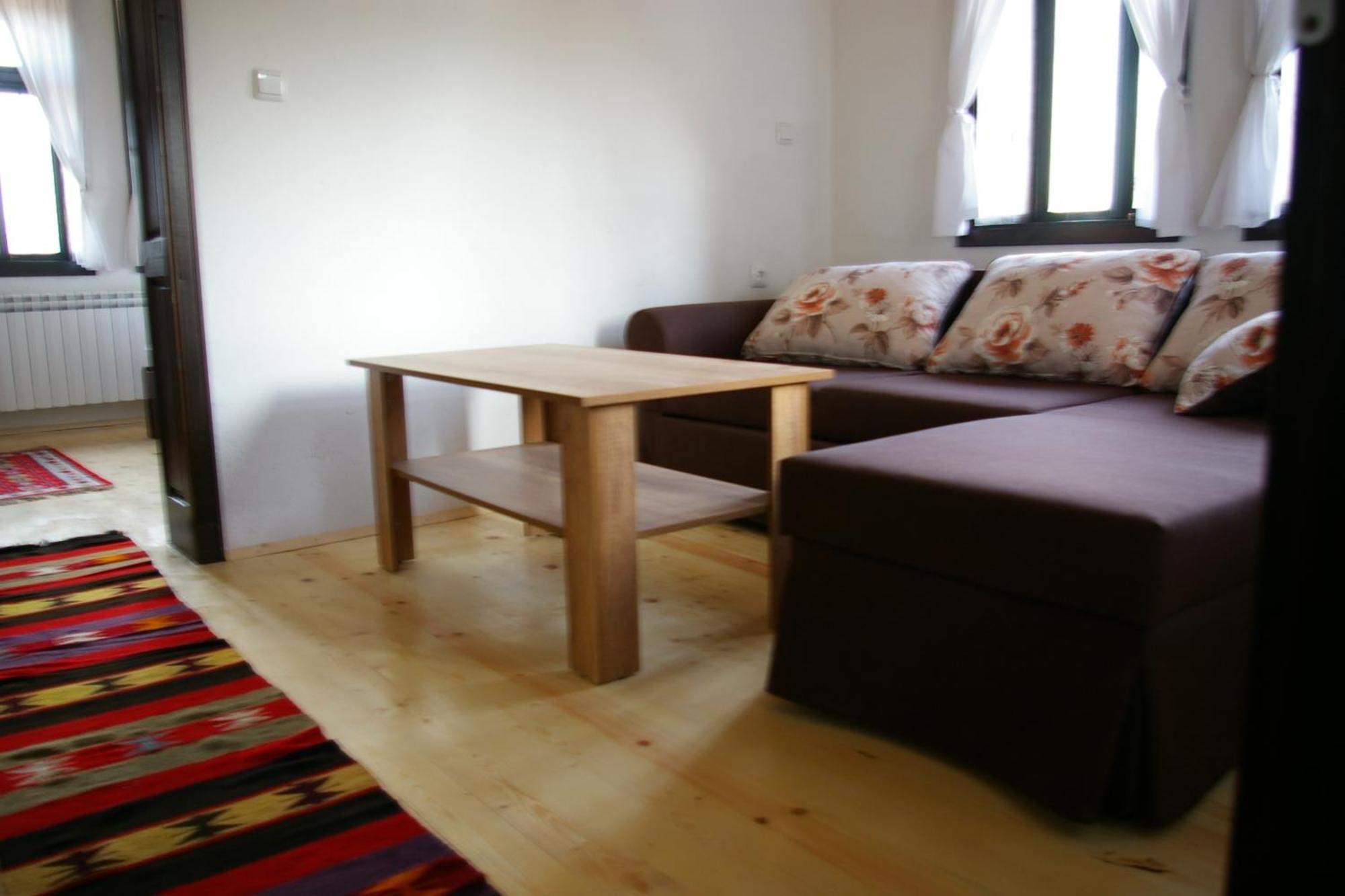 Mutafova Guest House Veliki Preslav Rum bild