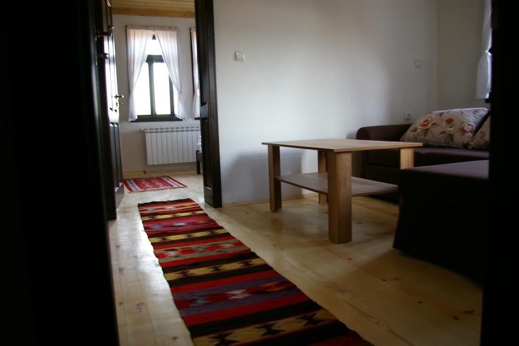 Mutafova Guest House Veliki Preslav Rum bild