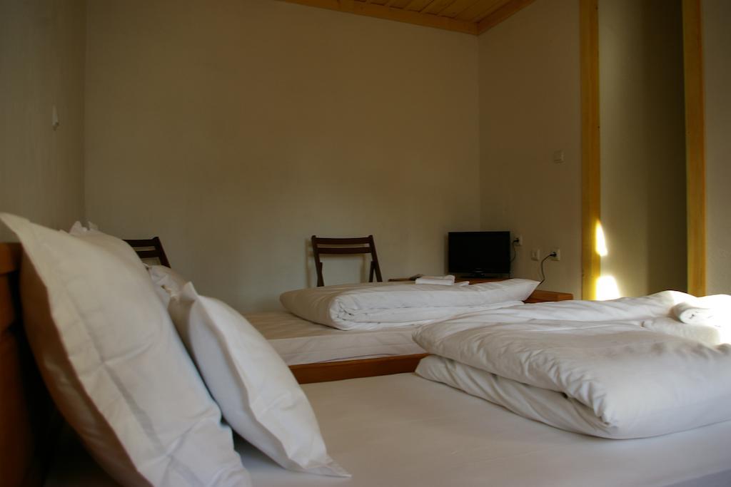 Mutafova Guest House Veliki Preslav Rum bild